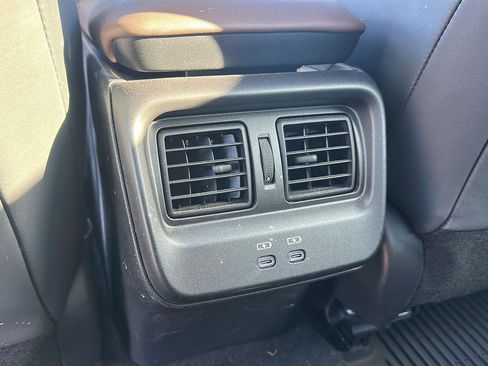 Used 2023 Toyota Crown Limited image 22