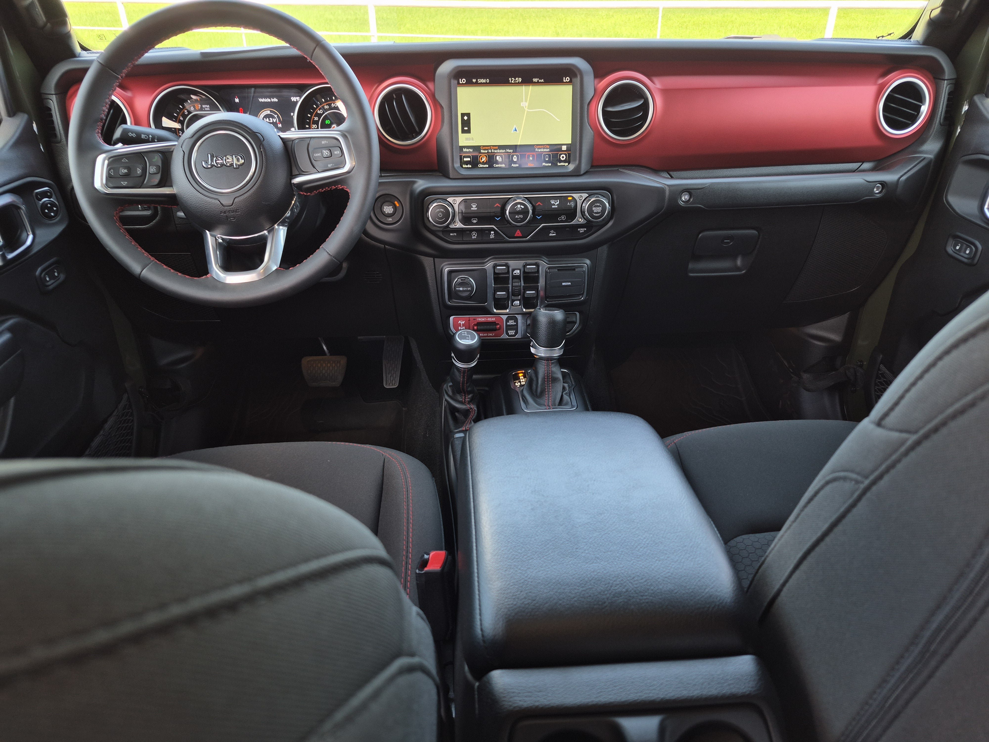 Used 2023 Jeep Gladiator Rubicon w/ Trailer Tow Package AWD/4WD image 15