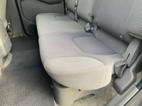 Used 2018 Nissan Frontier PRO-4X image 39