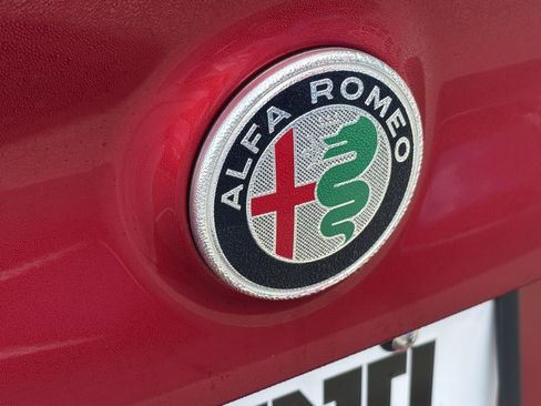 Used 2024 Alfa Romeo Giulia Veloce RWD image 19
