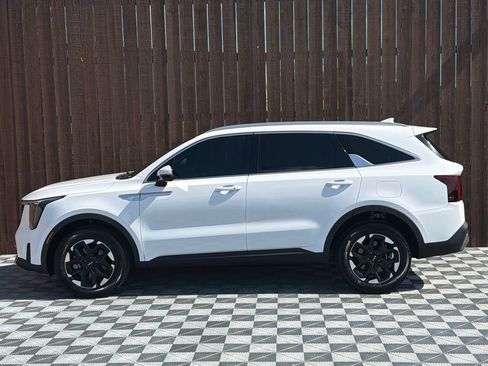 Used 2024 Kia Sorento S w/ Panoramic Sunroof Package AWD/4WD image 14