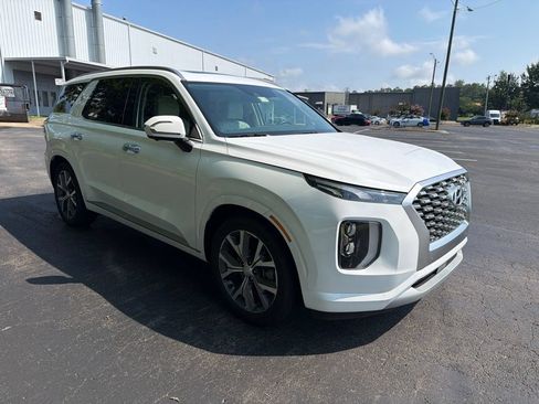 Used 2022 Hyundai Palisade Limited w/ Cargo Package FWD image 2