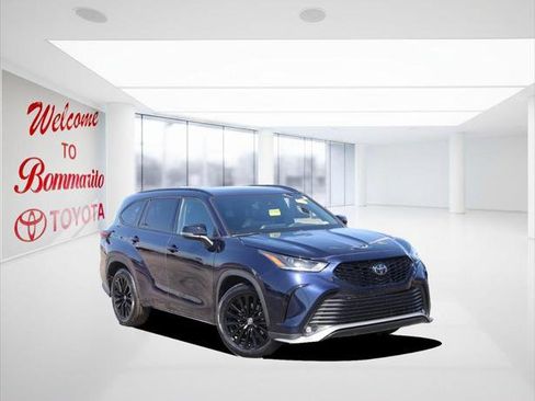 Certified 2024 Toyota Highlander XSE image 2