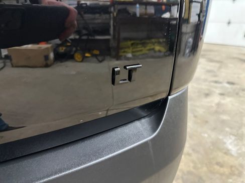 Used 2023 Chevrolet Traverse LT w/ Midnight/Sport Edition image 38