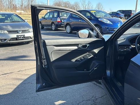 Used 2023 Honda Civic Sport image 11