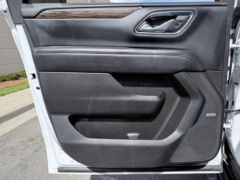Used 2023 Chevrolet Suburban Premier RWD image 44