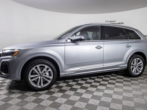 Used 2025 Audi Q7 2.0T Premium w/ Convenience Package AWD/4WD image 10