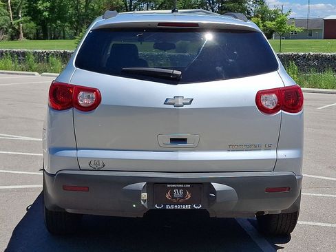 Used 2011 Chevrolet Traverse LS FWD image 20