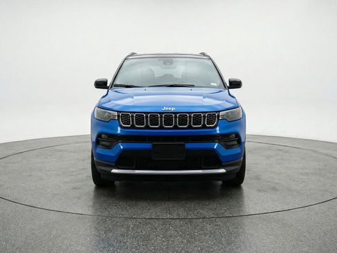 Used 2025 Jeep Compass Limited image 2