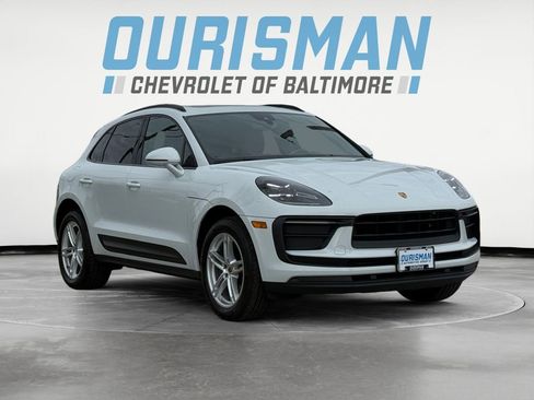 Used 2022 Porsche Macan image 1