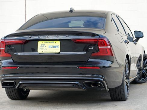 Used 2022 Volvo S60 T8 R-Design w/ Climate Package AWD/4WD image 5