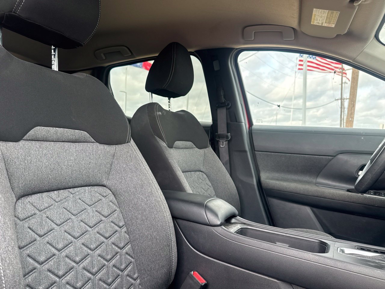 Used 2025 Nissan Kicks SV FWD image 32