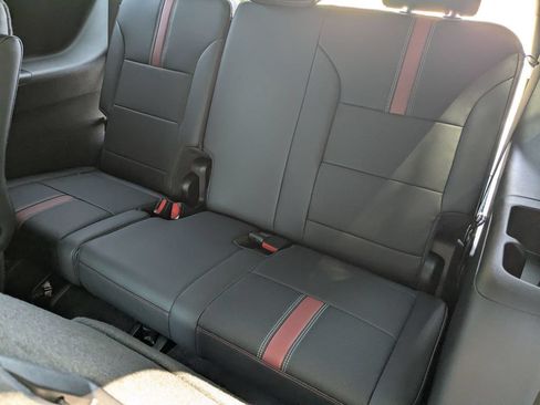New 2027 Chevrolet Traverse RS FWD image 31