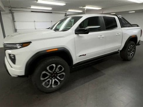 New 2025 GMC Canyon AT4 w/ Nightfall Edition image 4