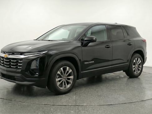 Used 2025 Chevrolet Equinox LT FWD image 3