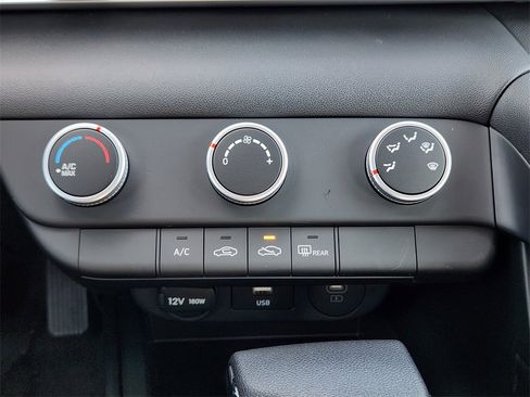 New 2025 Hyundai Elantra SE image 19