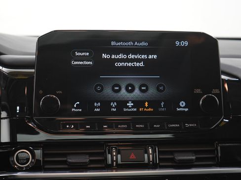 Used 2024 Nissan Pathfinder Platinum AWD/4WD image 16