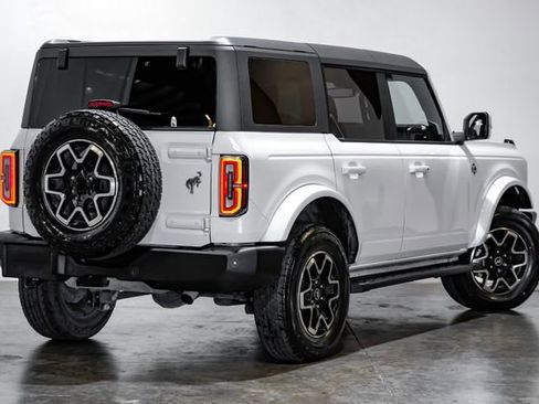 Used 2024 Ford Bronco Outer Banks AWD/4WD image 10
