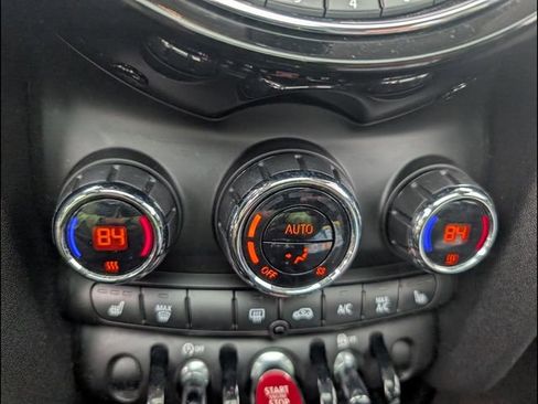 Used 2019 MINI Cooper 4-Door Hardtop w/ Signature Upholstery Package image 15