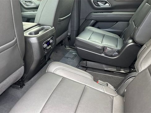 Used 2022 Chevrolet Tahoe LT w/ Luxury Package image 14