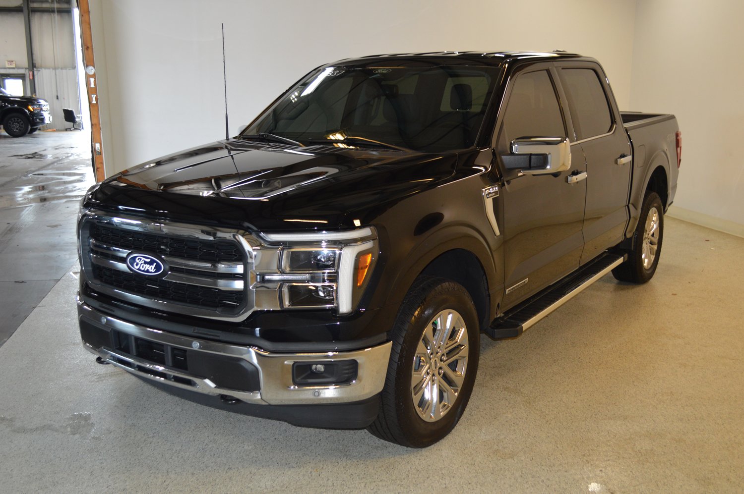 Used 2025 Ford F150 Lariat w/ Equipment Group 501A Mid AWD/4WD image 7