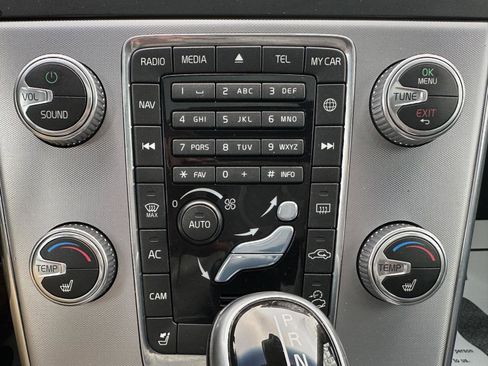 Used 2017 Volvo V60 T5 Cross Country w/ Convenience Package image 13