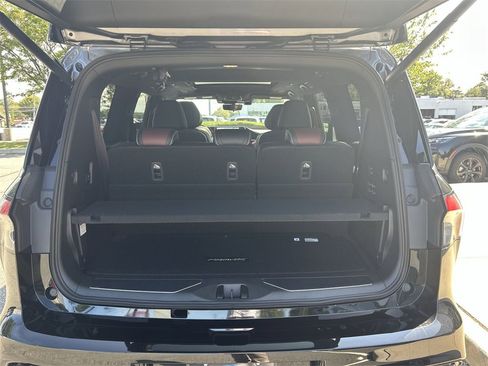 New 2026 INFINITI QX80 Autograph w/ Premium Cargo Package image 18