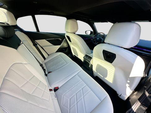 Used 2024 BMW i5 M60 w/ Premium Package image 31