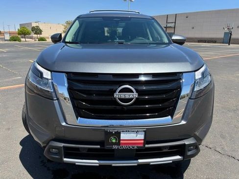 Certified 2024 Nissan Pathfinder SL w/ SL Premium Package FWD image 9