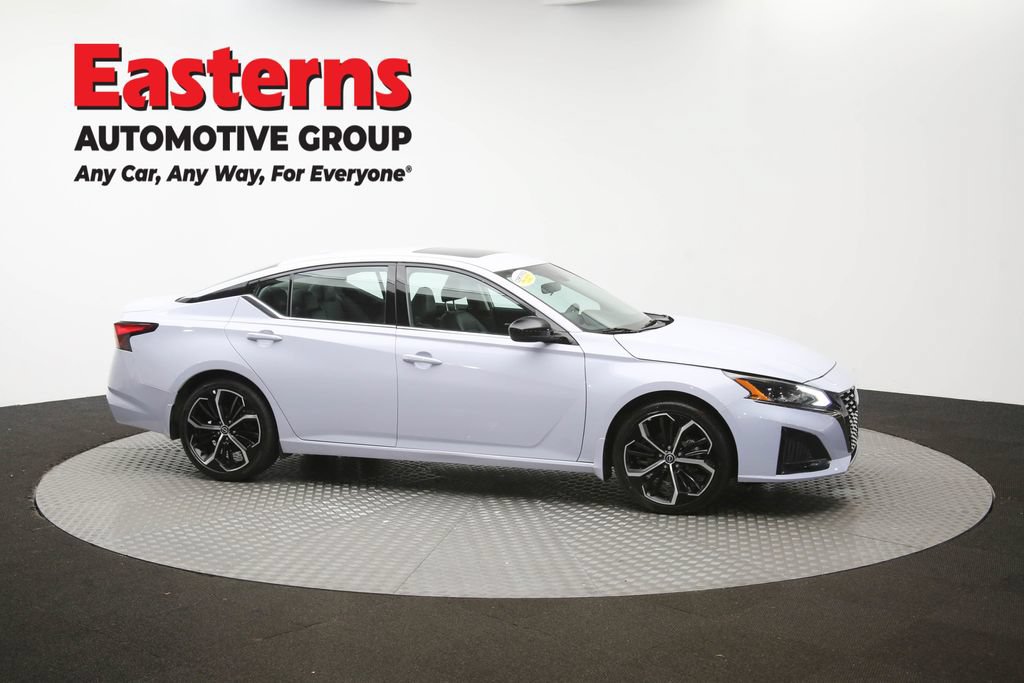 Used 2025 Nissan Altima 2.5 SR w/ SR Premium Package FWD image 49
