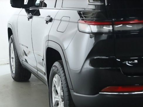 Used 2024 Jeep Grand Cherokee Limited image 43