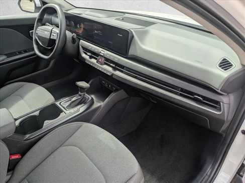 Used 2025 Kia K4 FWD image 19