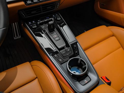 Used 2025 Porsche 911 Carrera image 64