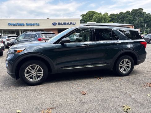 Used 2024 Ford Explorer XLT w/ Equipment Group 202A AWD/4WD image 4