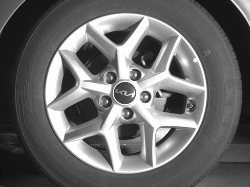 Used 2025 Kia Soul LX w/ LX Technology Package FWD image 14