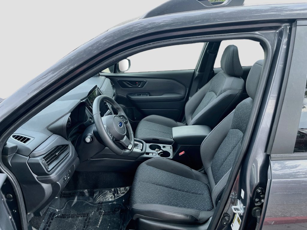 Used 2025 Subaru Forester Premium AWD/4WD image 20