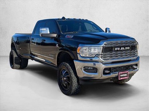 Used 2024 RAM 3500 Limited image 3