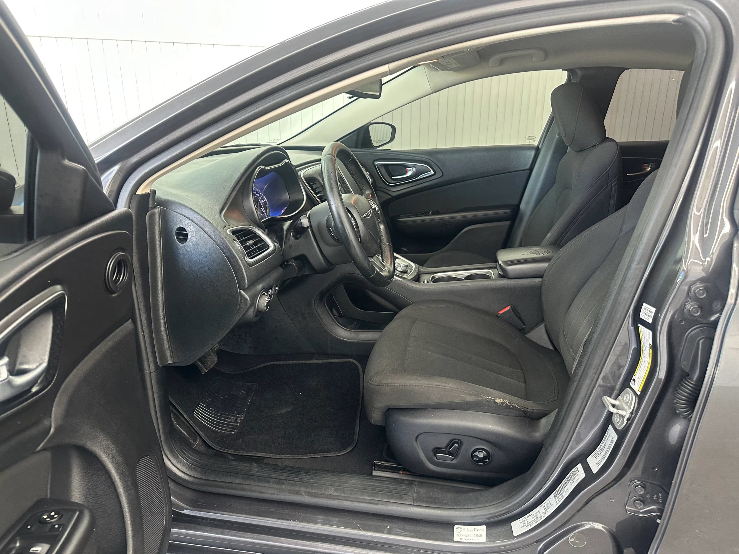 Used 2016 Chrysler 200 LX FWD image 10