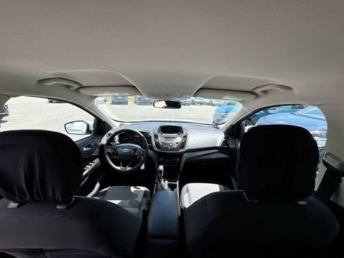 Used 2018 Ford Escape SE FWD image 18