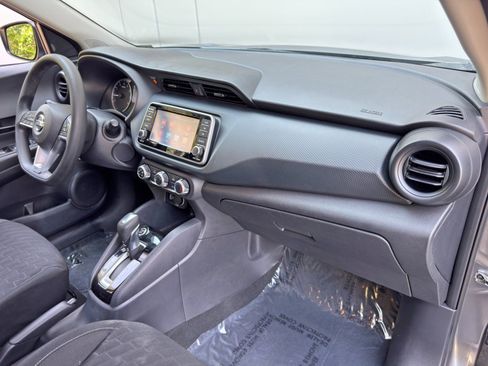 Used 2021 Nissan Kicks S FWD image 13