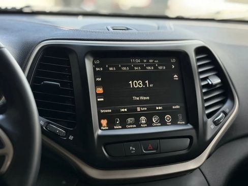 Used 2017 Jeep Cherokee 75th Anniversary image 25