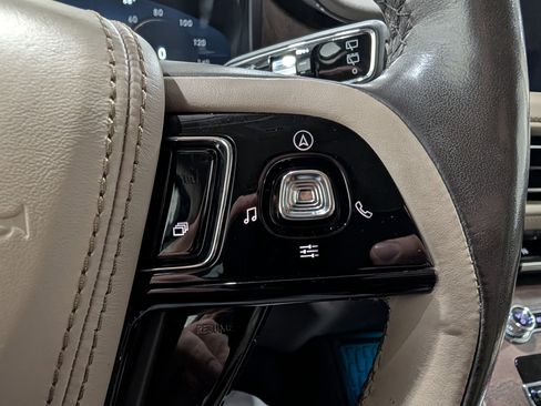 Used 2021 Lincoln Aviator Reserve w/ Elements Package Plus image 25