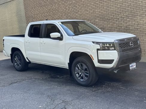 New 2026 Nissan Frontier SV w/ All-Weather Content Package AWD/4WD image 15