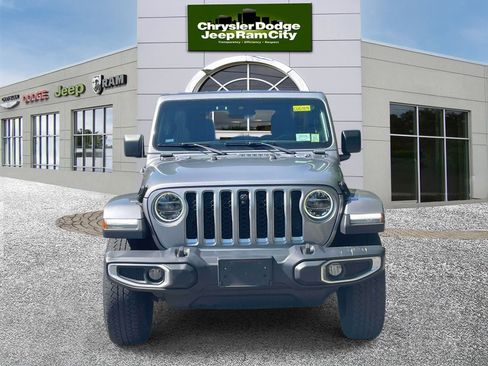 Used 2021 Jeep Wrangler Unlimited Sahara AWD/4WD image 2