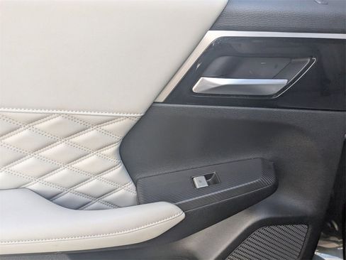 Used 2024 Mitsubishi Outlander SEL image 24