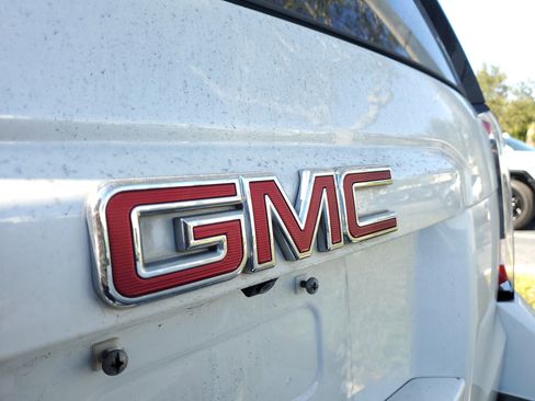 Used 2019 GMC Yukon SLT w/ Premium Edition image 8