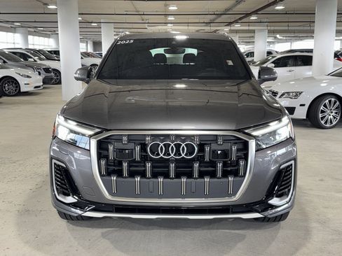 Used 2025 Audi Q7 2.0T Premium w/ Convenience Package image 3