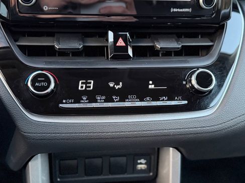 Used 2023 Toyota Corolla Cross XSE image 12