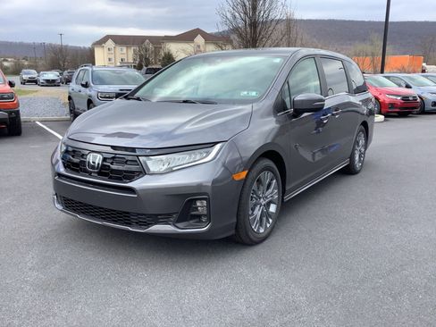 New 2026 Honda Odyssey Touring image 2