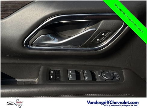 Used 2024 Chevrolet Suburban LT RWD image 24